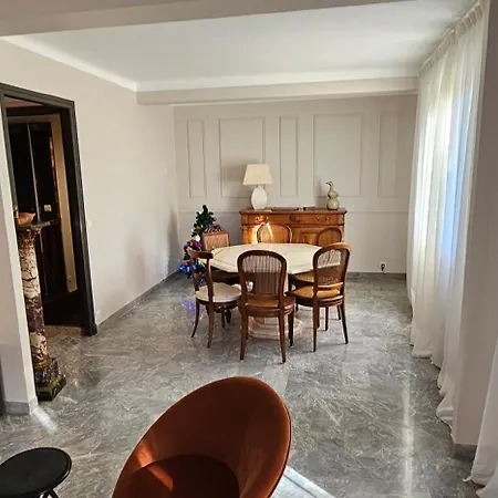 Duplex Climatise 100m2, Jardin, Garage Individuel Clos Apartment